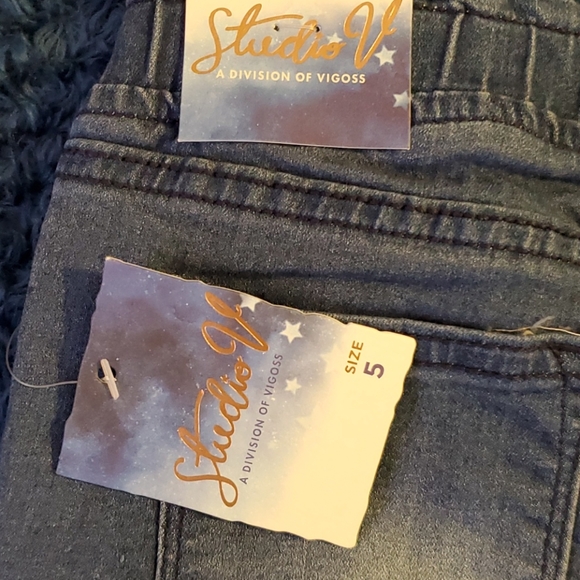 KIDS SHORT SIZE 5 - Picture 3 of 5